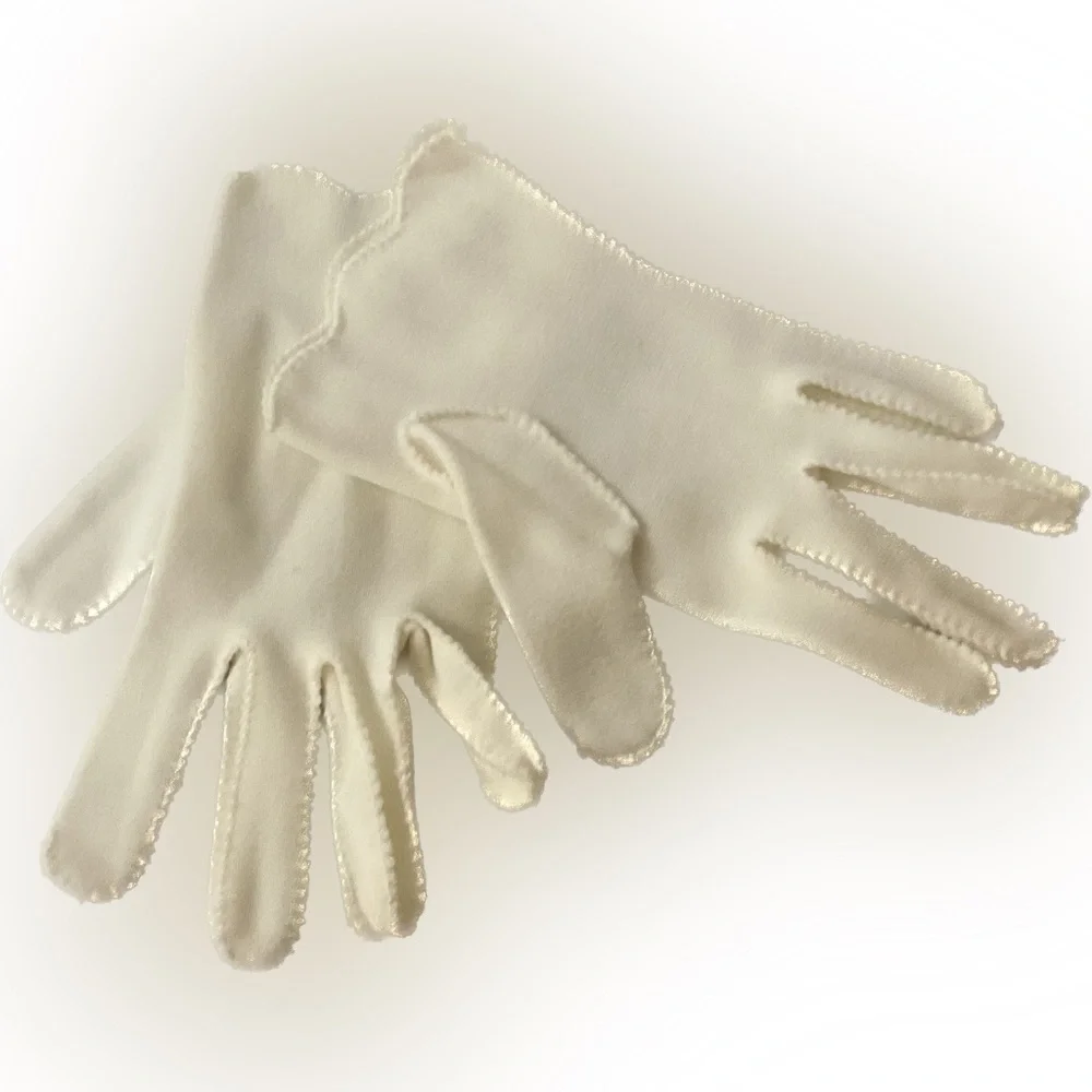 Vintage Girls Ivory/Cream Gloves c1960s